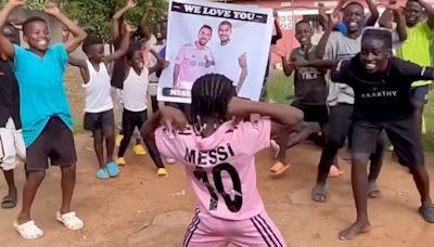 Niños en África mandan mensaje a Lionel Messi y David Beckham