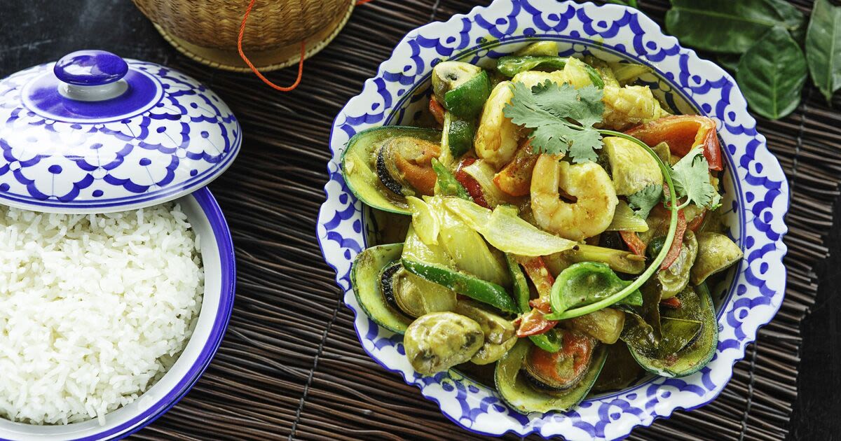 Jamie Oliver's prawn curry is 'quick and simple supper' ready in 20 minutes