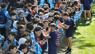 Los Pumas entrenaron ante una multitud de fanáticos en la cancha de CRAI