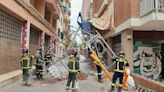 Se derrumba parcialmente un andamio en el barrio de Les Corts, en Barcelona: la caída provoca un herido