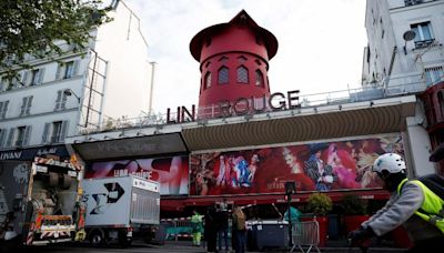 Blades fall off Moulin Rouge windmill in Paris