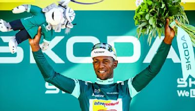 Tour de France: premier maillot vert africain, le sprinteur érythréen Biniam Girmay entre dans l'histoire