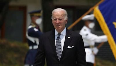 Usa, Biden ironizza su Trump: "Io adulto in corsa contro un bambino"