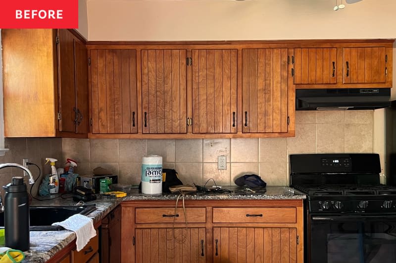 A Drab '70s Kitchen Gets a “Cozy” $1,500 Makeover (The Old Cabinets Look New!)