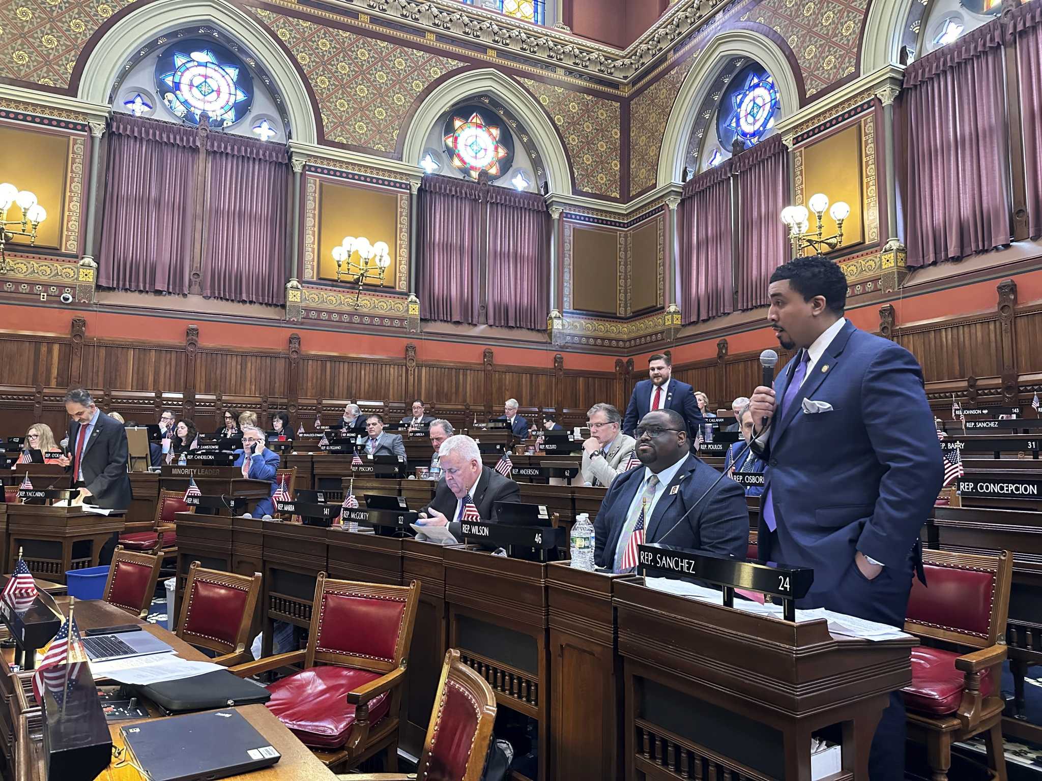 Connecticut House votes to expand state's paid sick leave requirement for all employers by 2027