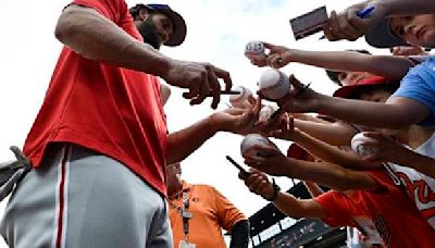 Phillies fans show up in force for extra-inning win at Baltimore. 'It was like a playoff game.'