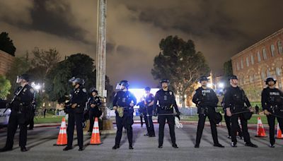 UCLA falls to anarchy after counterprotesters confront anti-Israeli encampment: 'Horrific acts of violence'