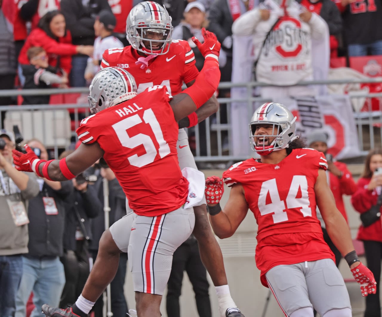 How one Browns’ defensive lineman feels about 2nd round tackle Mike Hall Jr. joining the crowded room: Mary Kay Cabot