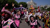 Hundreds in Peru mark Clown Day in hopes of getting the holiday official recognition