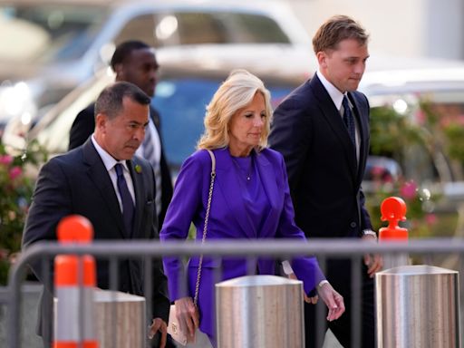 Primera dama Jill Biden se hace presente en juicio de su hijo Hunter Biden por armas de fuego - El Diario NY