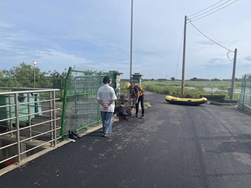 鼻酸！雲林9歲男童跌落大排今早尋獲 父哭抱遺體跌坐路旁