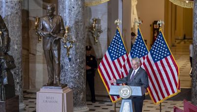 Sculpture of 'America's Pastor' Unveiled in DC