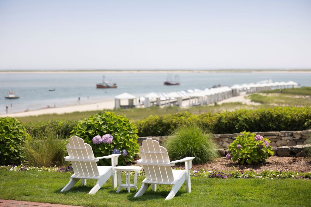 Foodies can find fab feasts & ocean views at famed Chatham Bars Inn