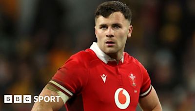 Mason Grady: Wales centre "in credit" after Australia tour experiment