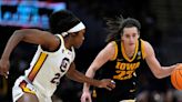 Iowa star Caitlin Clark pours in 30 points in final NCAA game but Hawkeyes fall to South Carolina