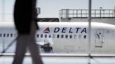Delta Air Lines adopta nuevas normas para uniformes