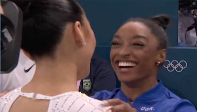 Simone Biles cheers Suni Lee up after she falls off balance beam — watch the sweet moment