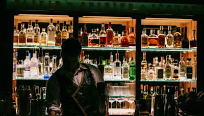 Guía de bares clandestinos: contraseñas y entradas secretas para tomar copas exquisitas