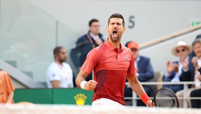 Djokovic, lesionado, remonta y gana los cuartos de final del Abierto de Francia