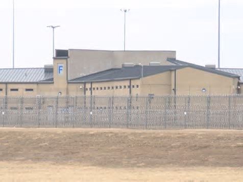 Thomson Prison employees still fight for pay despite Federal Bureau of Prison bonuses