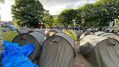 Asylum seekers set up camp in Ballsbridge after Grand Canal tent town torn down