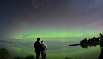 'Party atmosphere': Skygazers treated to another aurora show