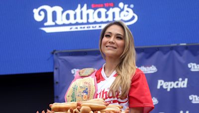 Who won Nathan's Hot Dog Eating Contest? Women's champion sets new record