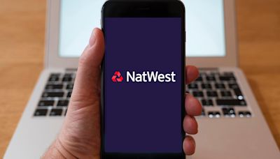 Natwest bank app & website down leaving 1,000s of customers unable to log on