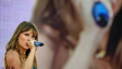 How long can Taylor Swift dominate the album chart?