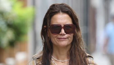 Katie Holmes rocks a chic and casual look as she takes a walk in NYC