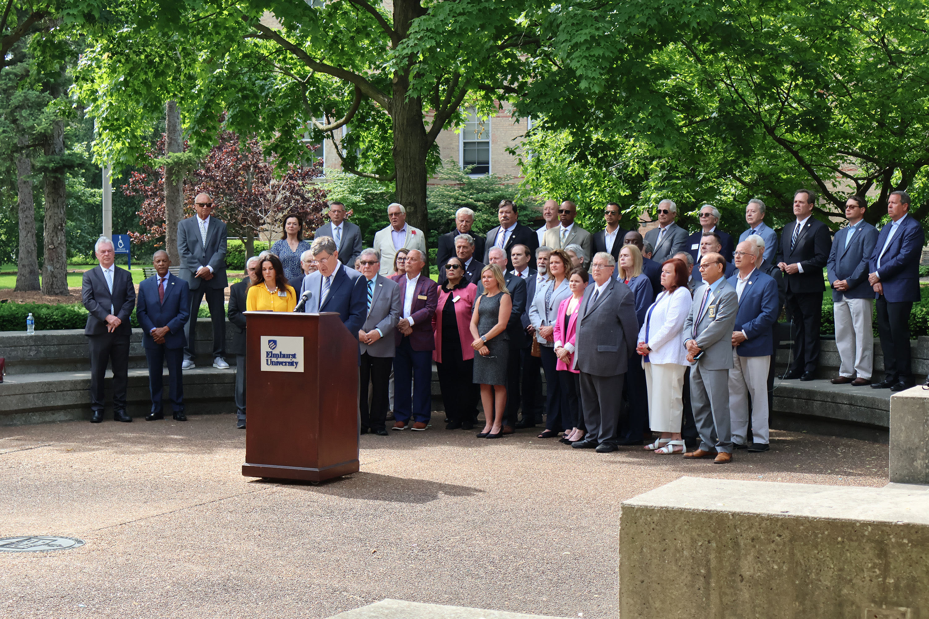 Suburban Chicago leaders call on the state of Illinois to increase local government funding