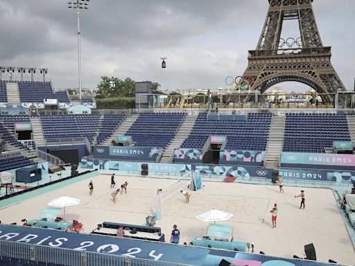 Eiffel Tower stadium wows Olympic beach volleyball players: 'I got goosebumps'