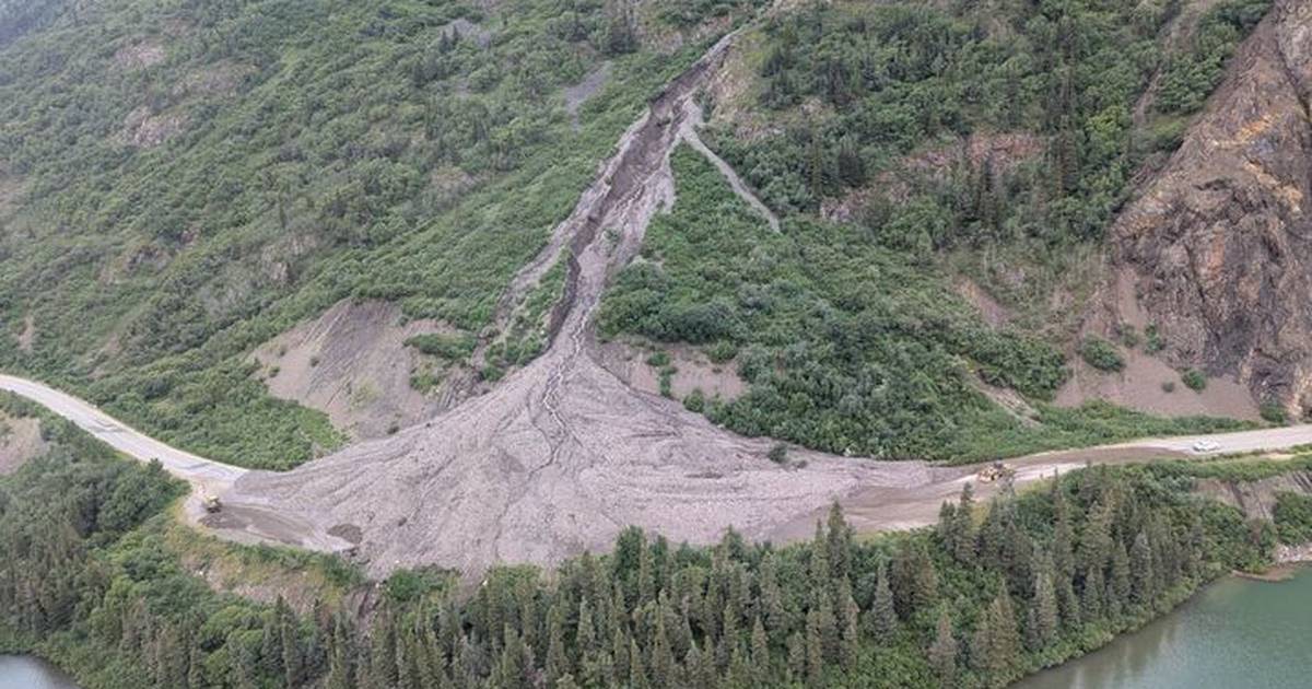 Klondike Highway closed by landslide