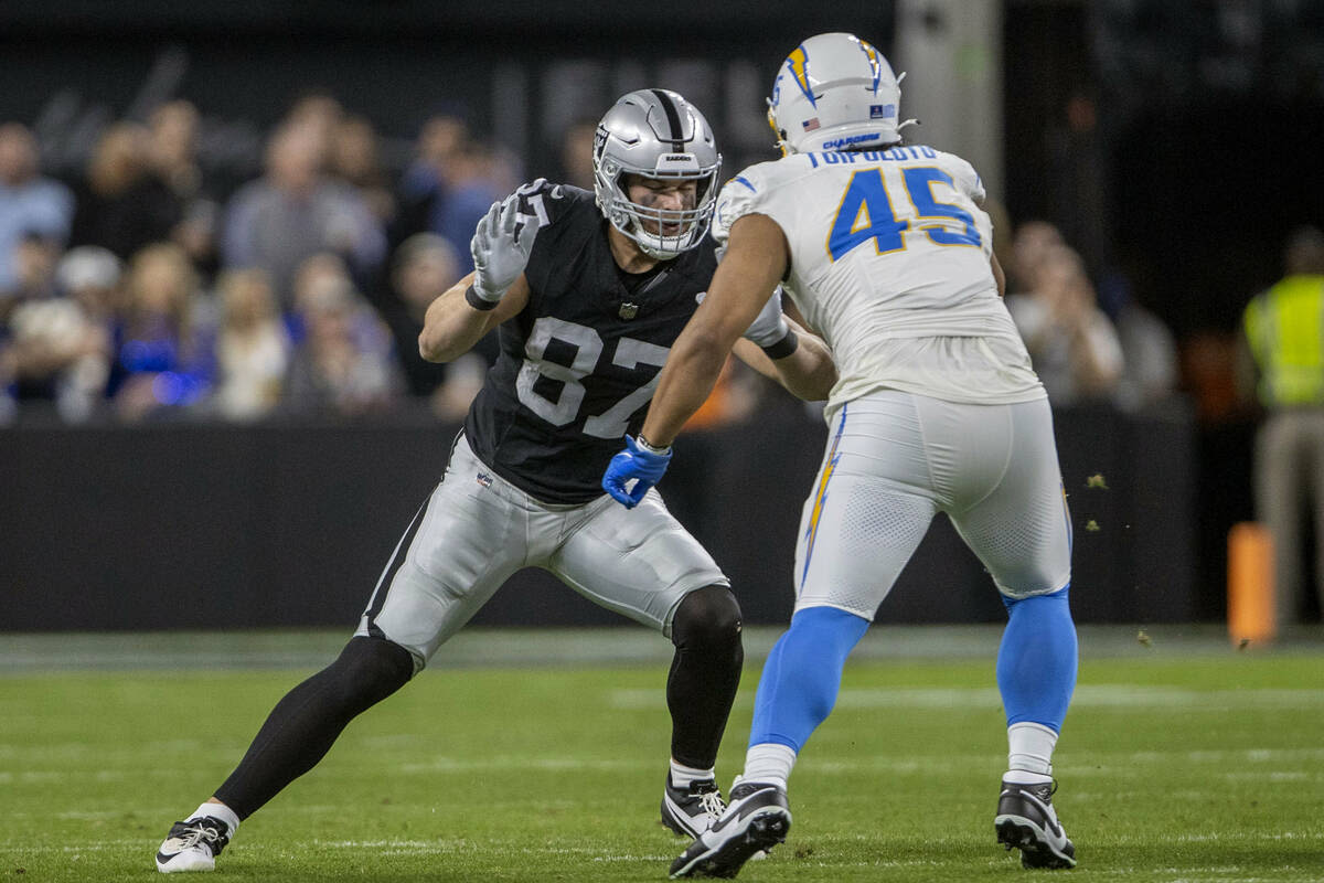 Raiders tight end excited to team with Bowers: ‘We can both do it all’