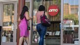AMC Entertainment Expects Quarterly Loss but Sees Signs of Improvement