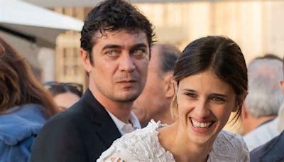 Riccardo Scamarcio e Benedetta Porcaroli alla prima del film "Sei fratelli". Sguardi da innamorati durante il cocktail