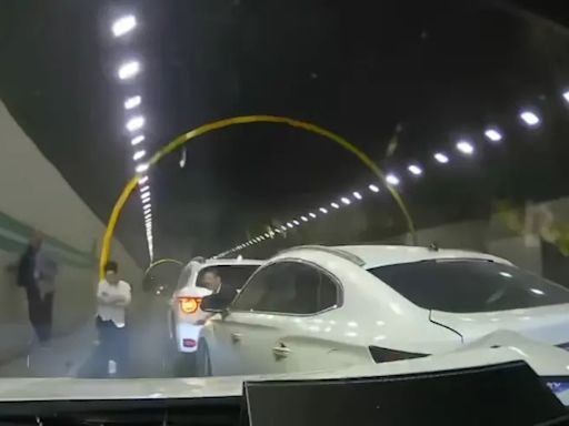 進入隧道一秒追撞！行車紀錄器畫面太驚人