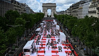'Come back': Champs-Elysees wants to win over Parisians