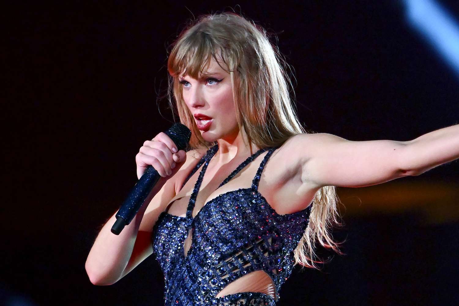 Taylor Swift Treats Eras Tour Crowd to 4 'Favorite Songs' to Honor 113th Show: 'That's My Favorite Number'