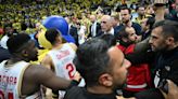 Video, a las piñas: se pudrió todo en el final de Fenerbahce - Monaco por la Euroliga