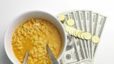 Una sopa millonaria: hombre preparaba su comida cuando gana más de $1 millón de dólares - La Opinión