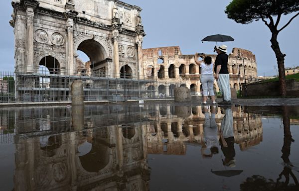 Arch of Constantine Damaged by Lightning Amid Severe Storm in Rome