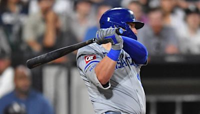 Kansas City Royals beat the Chicago White Sox 4-3 and stop a quirky losing streak