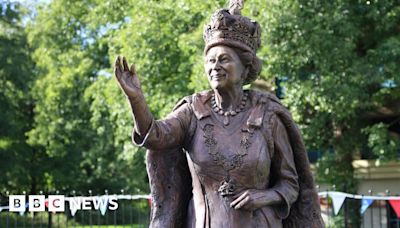 Queen Elizabeth II Platinum Jubilee statue unveiled in Andover