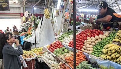 Frutas y verduras disparan inflación; Gas LP y gasolina magna, también al alza