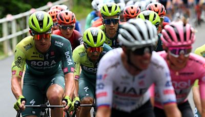 Martínez llegó en el grupo principal de la etapa 19 del Giro y se prepara para la última jornada montañosa