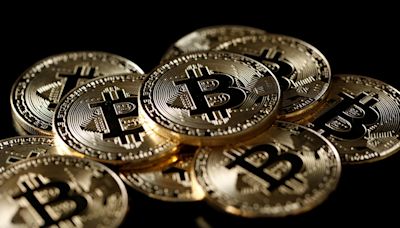 Bitcoin比特幣升逾4%重上6.7萬美元 比特幣ETF升逾5% | am730