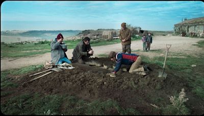 ‘The past is not dead’: ‘La Chimera’s’ intoxicating look at archaeology unearths questions about Italy’s tomb raiders