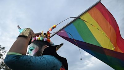 La comunidad LGTB+ enfrenta "un alarmante aumento" de restricciones a la libertad de expresión, según una oenegé