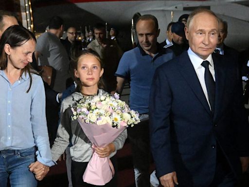 Putin greeted children of freed sleeper agents in Spanish as they had only discovered they were Russian on the flight to Moscow, Kremlin says
